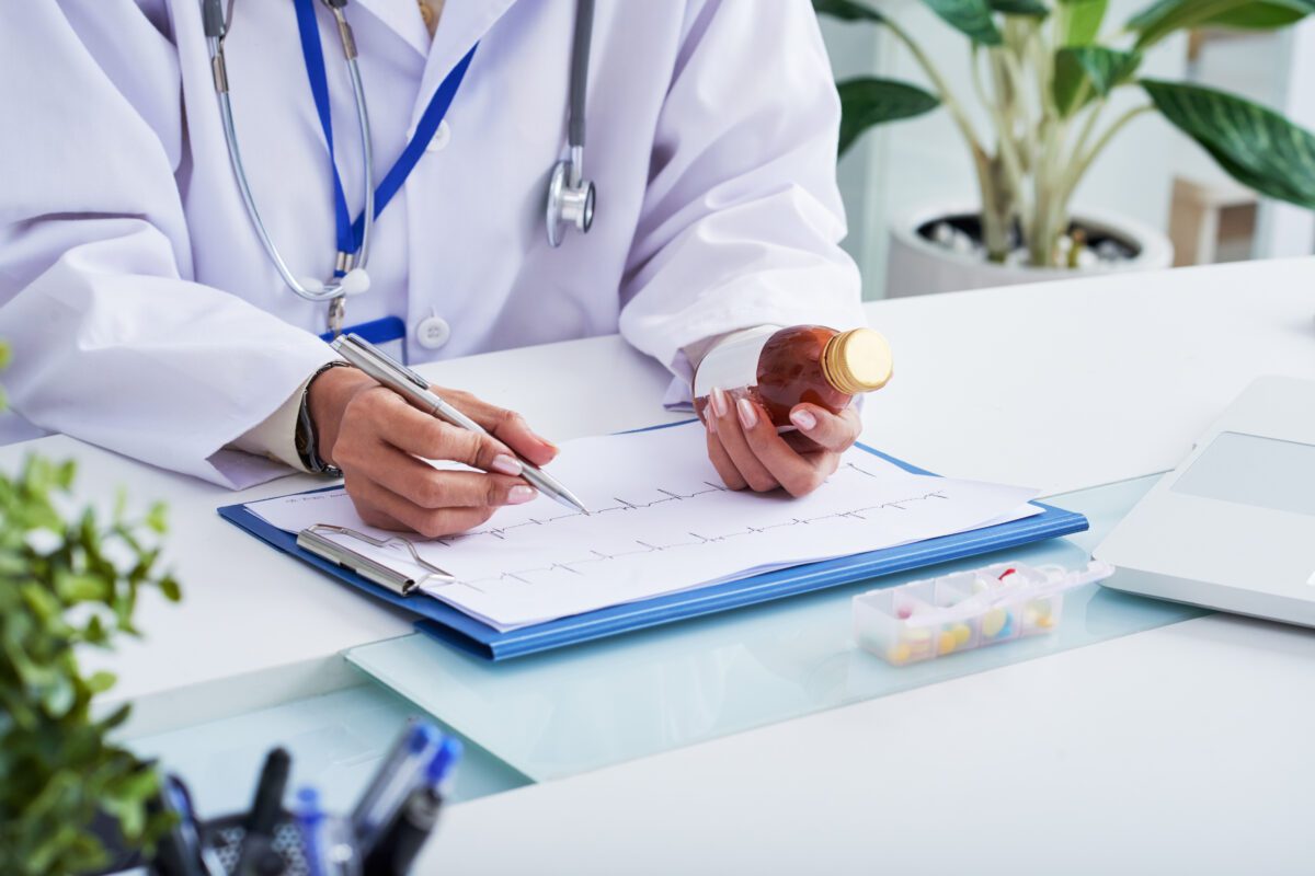 Can a Pharmacist Prescribe Medicines in the UK Now?